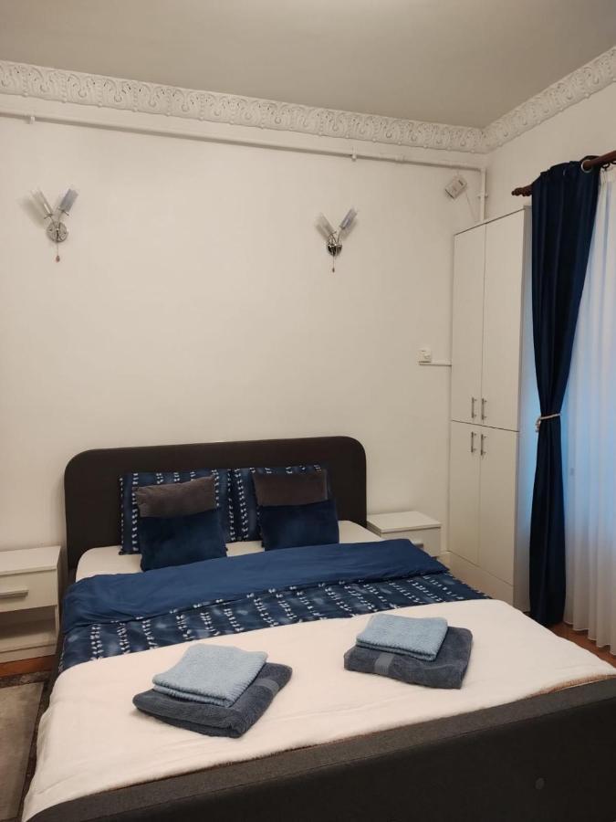 Royal Studio In Old Town Бухарест Екстер'єр фото